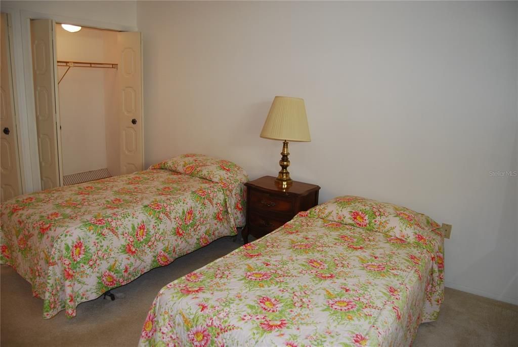 For Sale: $149,000 (2 beds, 1 baths, 1200 Square Feet)