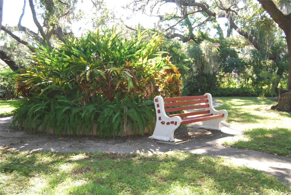 For Sale: $149,000 (2 beds, 1 baths, 1200 Square Feet)