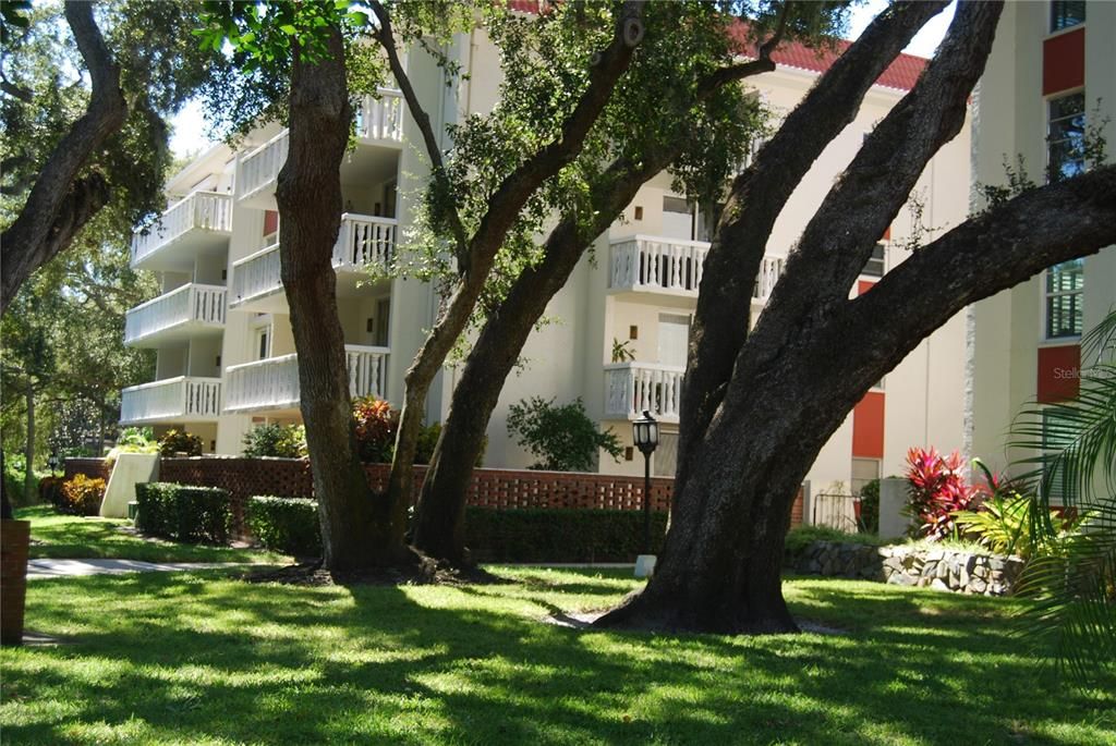 For Sale: $149,000 (2 beds, 1 baths, 1200 Square Feet)