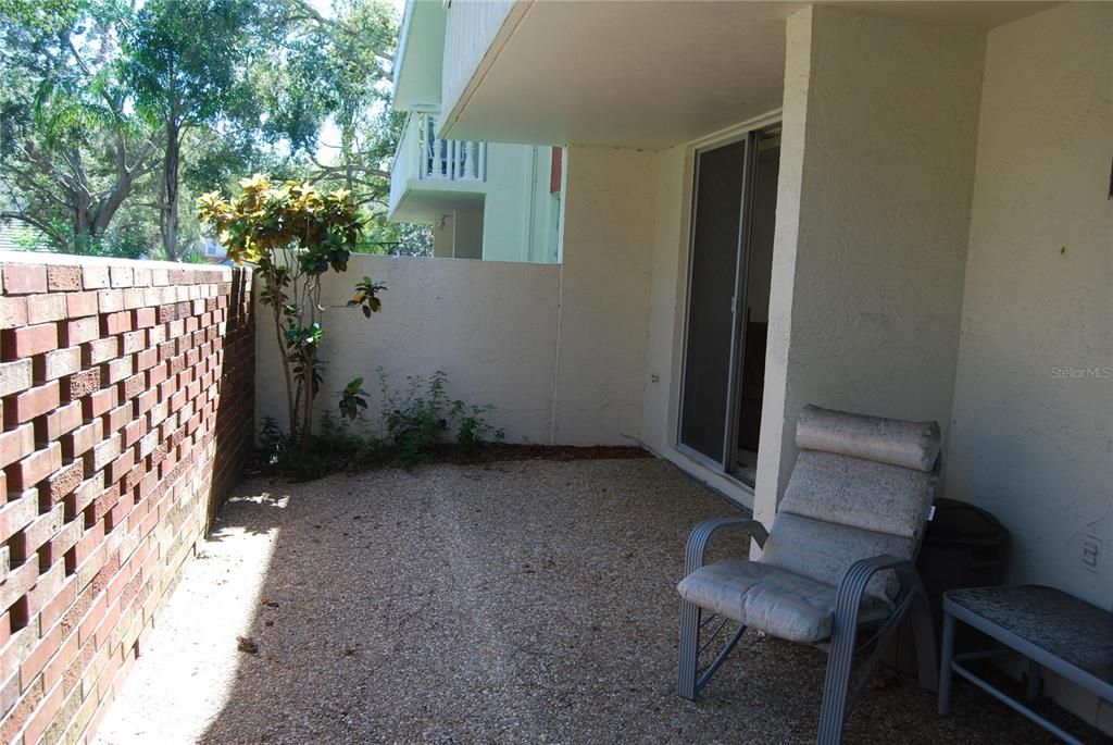 For Sale: $149,000 (2 beds, 1 baths, 1200 Square Feet)