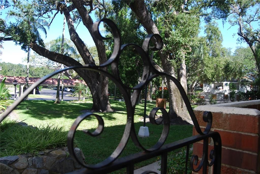 For Sale: $149,000 (2 beds, 1 baths, 1200 Square Feet)