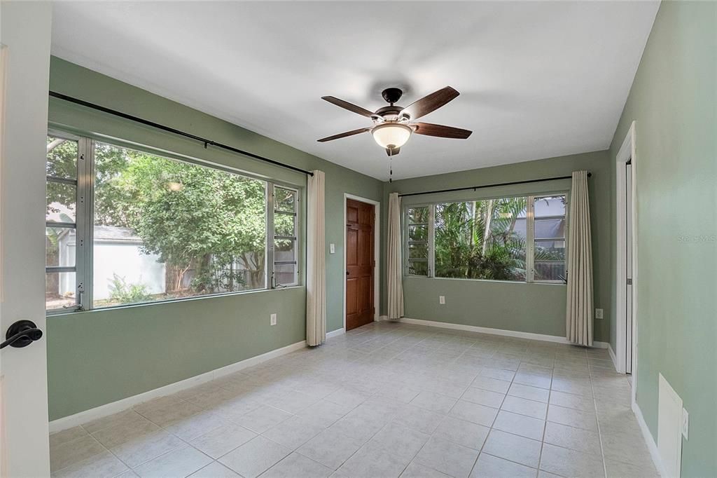 For Rent: $3,225 (3 beds, 2 baths, 1436 Square Feet)