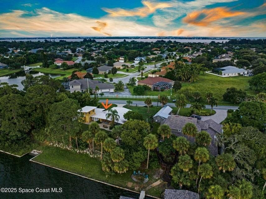 En Venta: $925,000 (3 camas, 2 baños, 1639 Pies cuadrados)