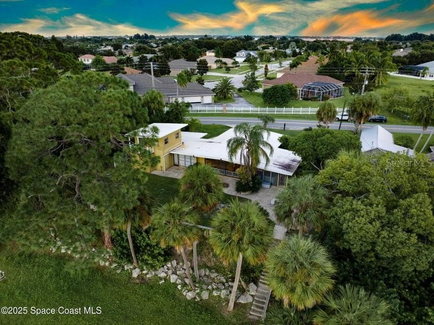 En Venta: $925,000 (3 camas, 2 baños, 1639 Pies cuadrados)