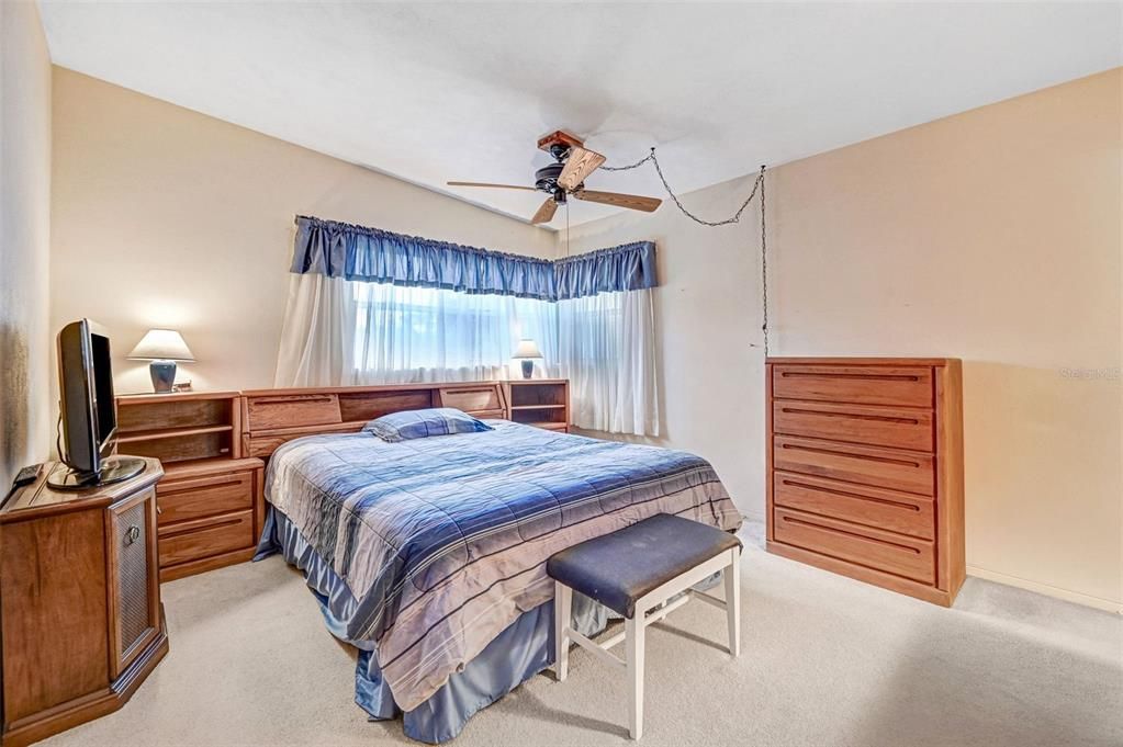 En Venta: $925,000 (3 camas, 2 baños, 1639 Pies cuadrados)