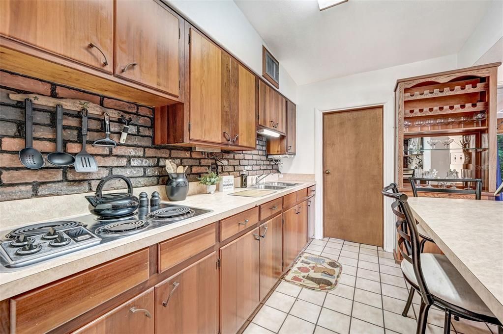 En Venta: $925,000 (3 camas, 2 baños, 1639 Pies cuadrados)