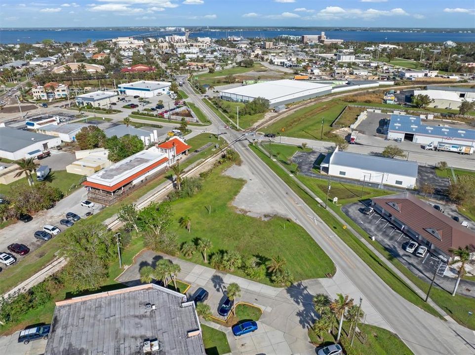 待售: $409,000 (0.36 acres)