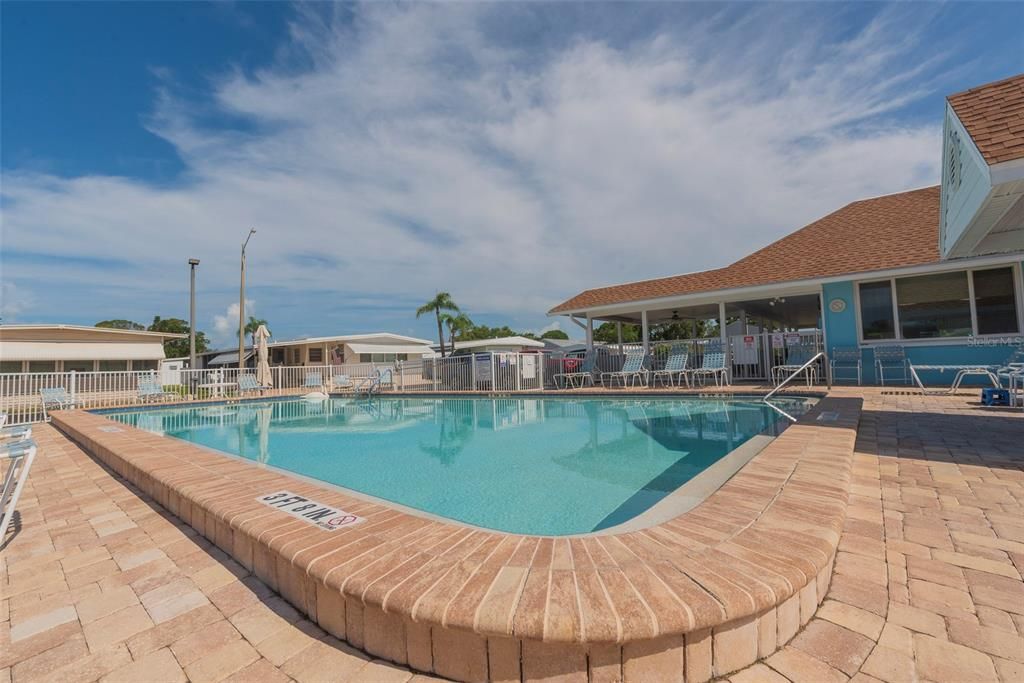 На продажу: $115,000 (2 спален, 1 ванн, 672 Квадратных фут)