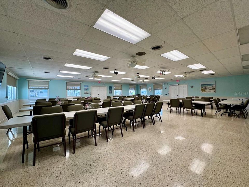 На продажу: $115,000 (2 спален, 1 ванн, 672 Квадратных фут)