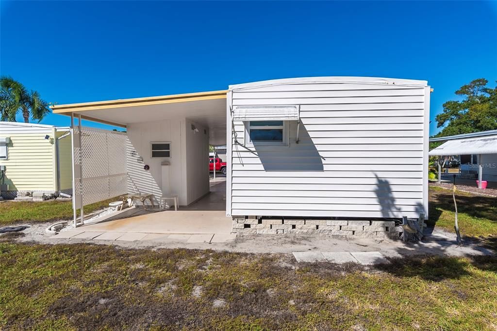 На продажу: $115,000 (2 спален, 1 ванн, 672 Квадратных фут)