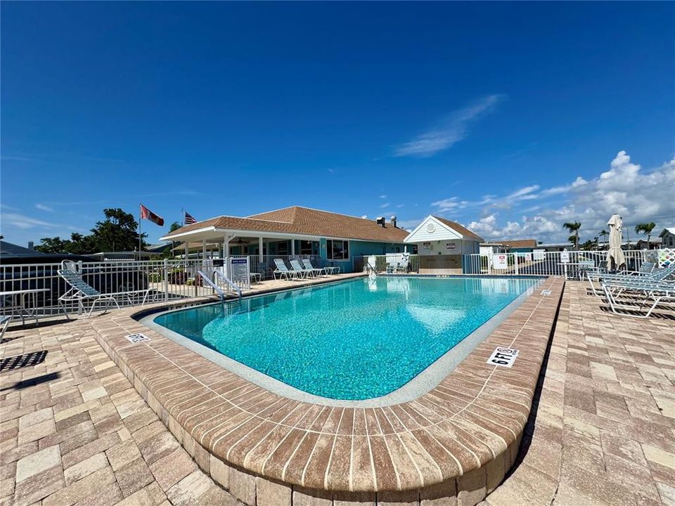 На продажу: $115,000 (2 спален, 1 ванн, 672 Квадратных фут)