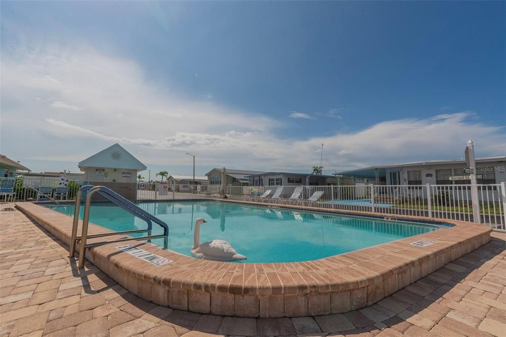 На продажу: $115,000 (2 спален, 1 ванн, 672 Квадратных фут)