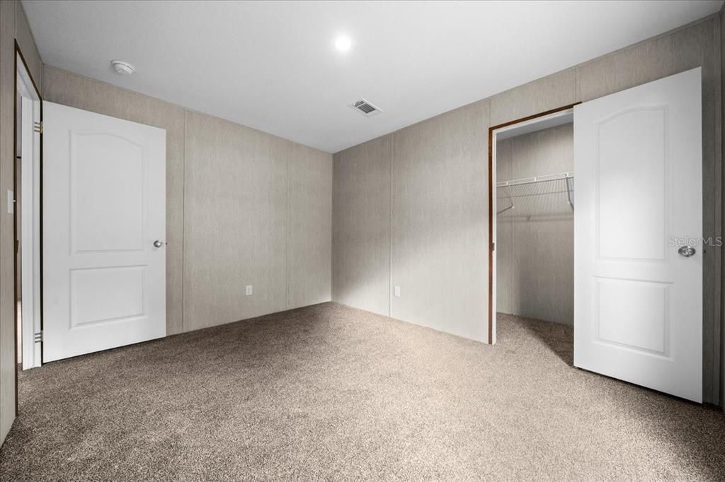 For Sale: $215,000 (3 beds, 2 baths, 1352 Square Feet)