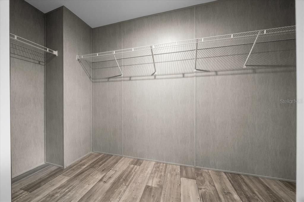 For Sale: $215,000 (3 beds, 2 baths, 1352 Square Feet)