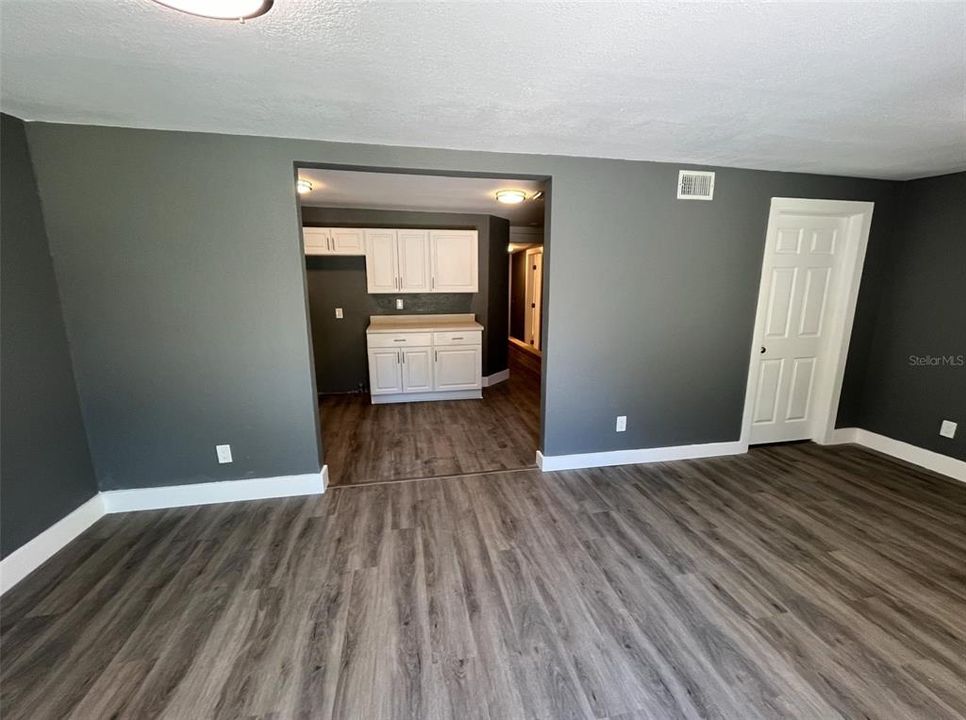 待售: $219,900 (3 贝兹, 2 浴室, 1120 平方英尺)