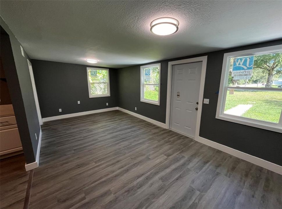 待售: $219,900 (3 贝兹, 2 浴室, 1120 平方英尺)