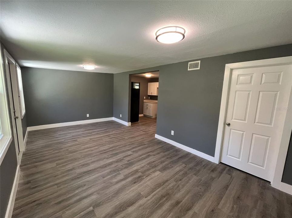 待售: $219,900 (3 贝兹, 2 浴室, 1120 平方英尺)