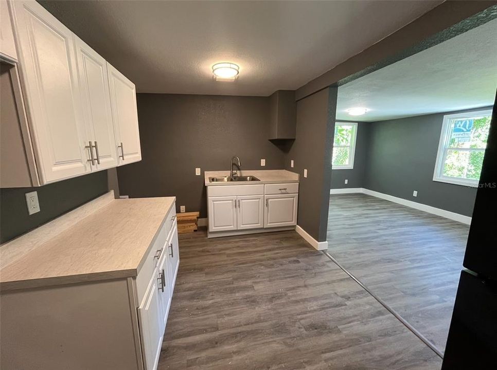 待售: $219,900 (3 贝兹, 2 浴室, 1120 平方英尺)