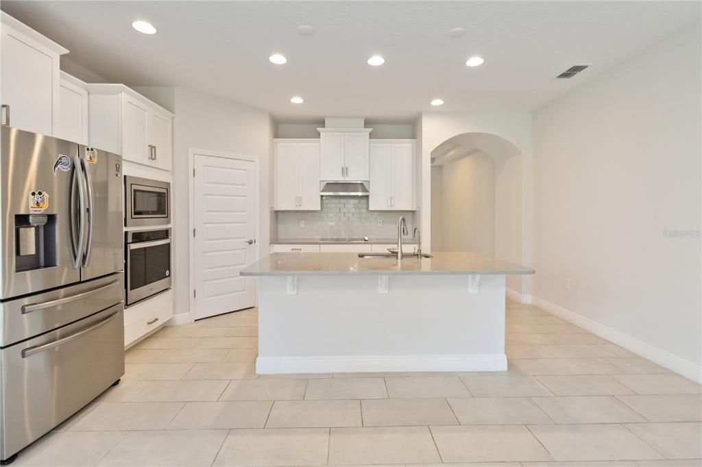 For Sale: $785,000 (4 beds, 3 baths, 2909 Square Feet)