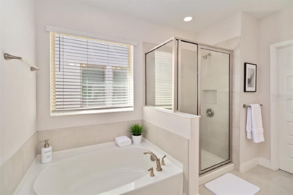 For Sale: $785,000 (4 beds, 3 baths, 2909 Square Feet)