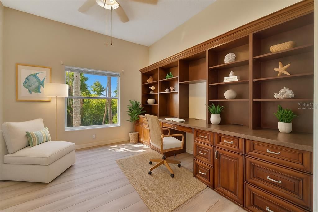 For Sale: $285,000 (2 beds, 2 baths, 1684 Square Feet)