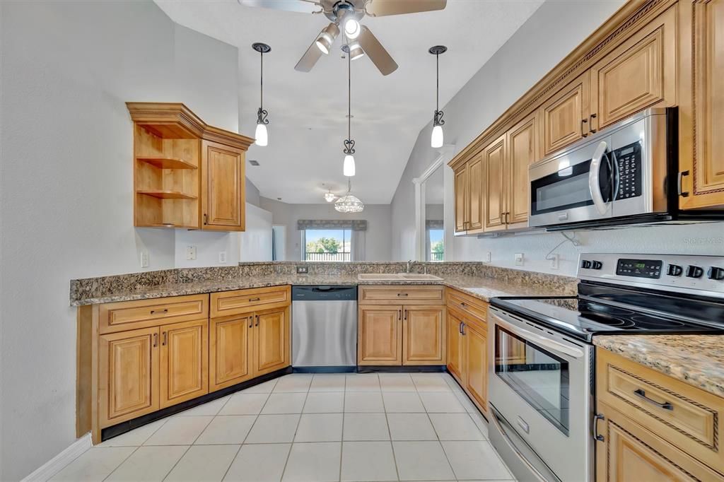 For Sale: $285,000 (2 beds, 2 baths, 1684 Square Feet)