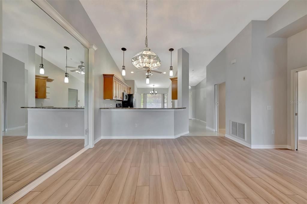 For Sale: $285,000 (2 beds, 2 baths, 1684 Square Feet)