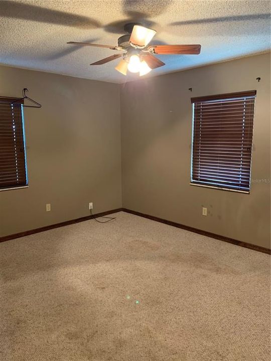 出租: $2,000 (3 贝兹, 2 浴室, 1608 平方英尺)