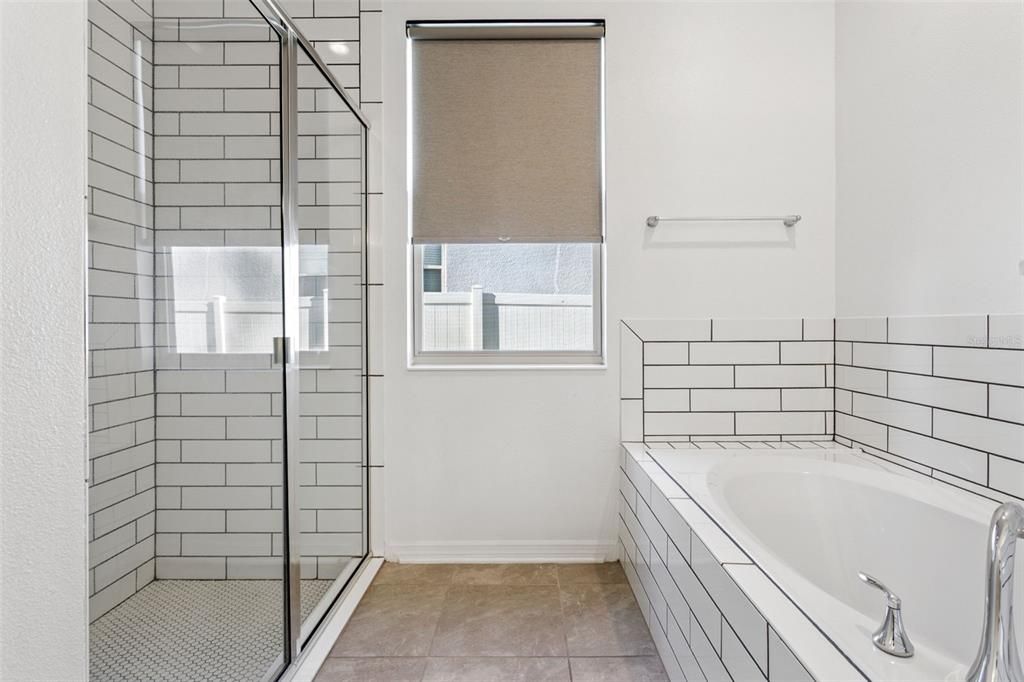 Activo con contrato: $514,900 (3 camas, 2 baños, 2088 Pies cuadrados)