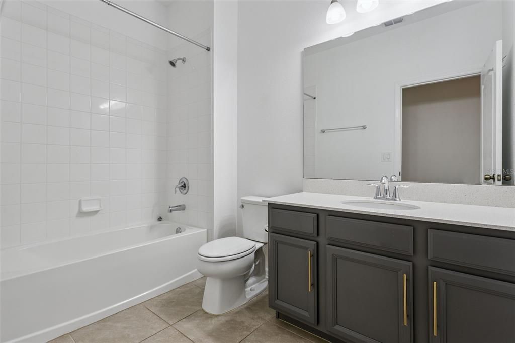 Activo con contrato: $514,900 (3 camas, 2 baños, 2088 Pies cuadrados)