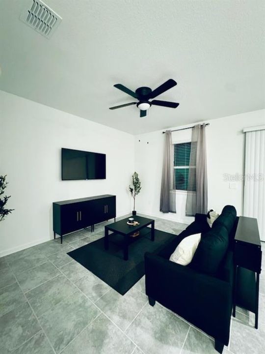 For Rent: $1,975 (3 beds, 2 baths, 1834 Square Feet)