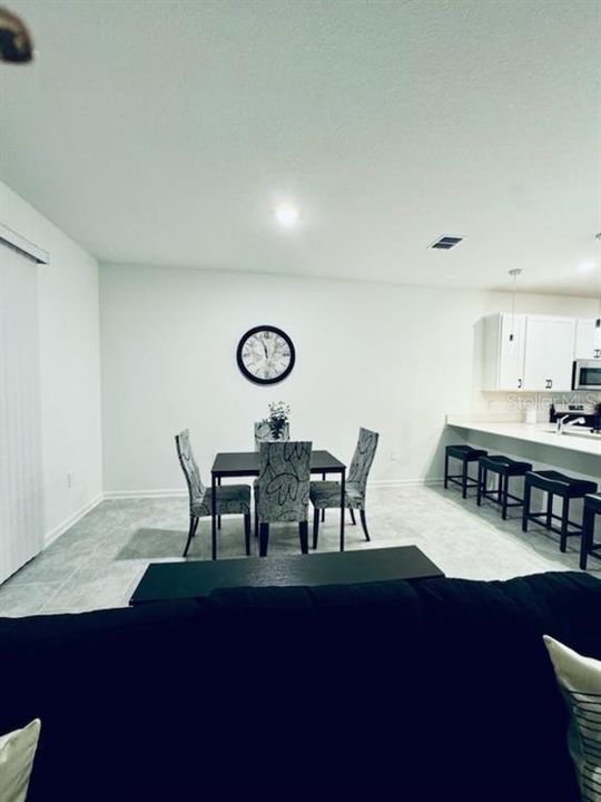 For Rent: $1,975 (3 beds, 2 baths, 1834 Square Feet)