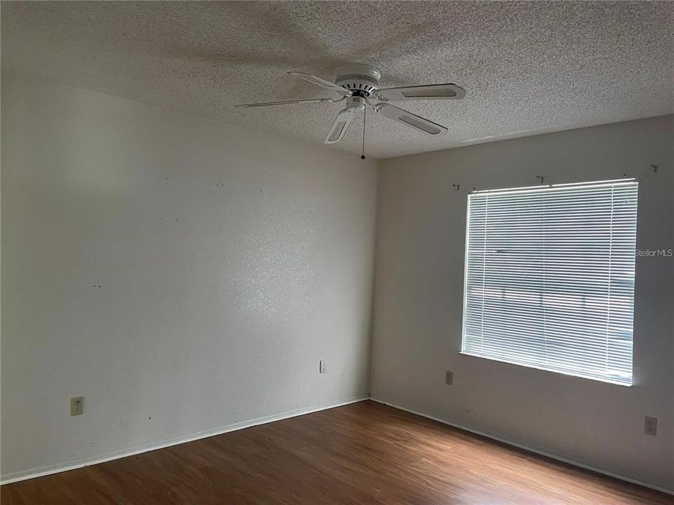 For Rent: $1,650 (3 beds, 2 baths, 1038 Square Feet)