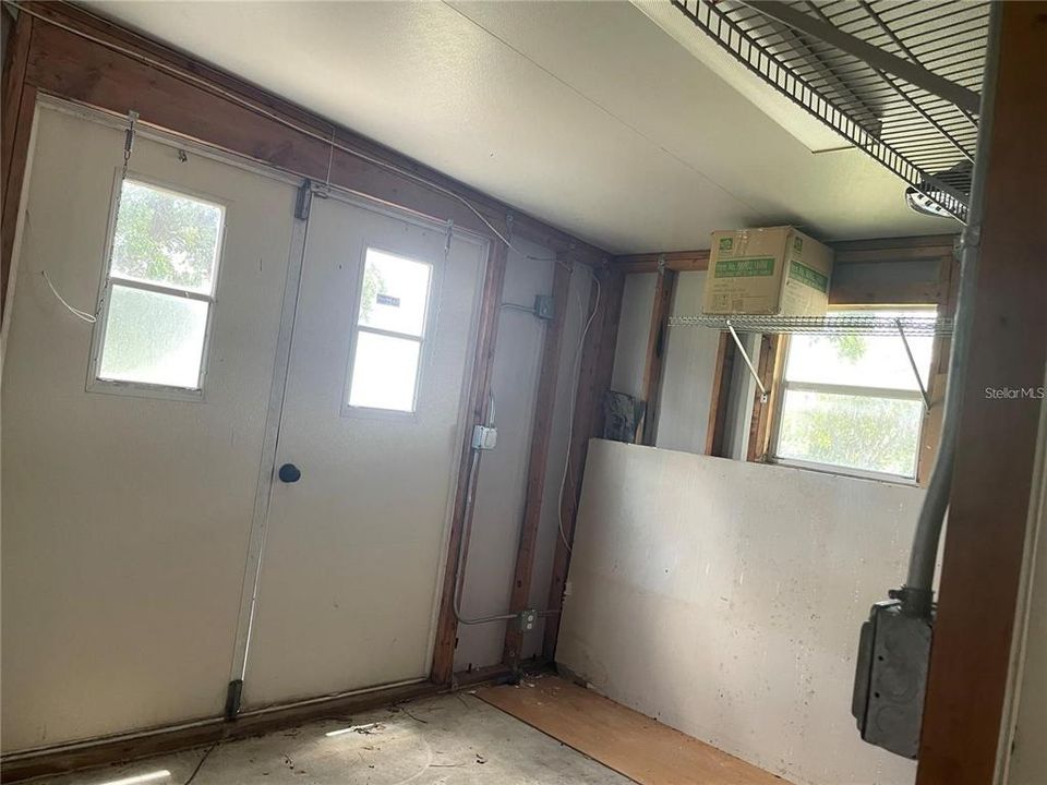 For Rent: $1,650 (3 beds, 2 baths, 1038 Square Feet)