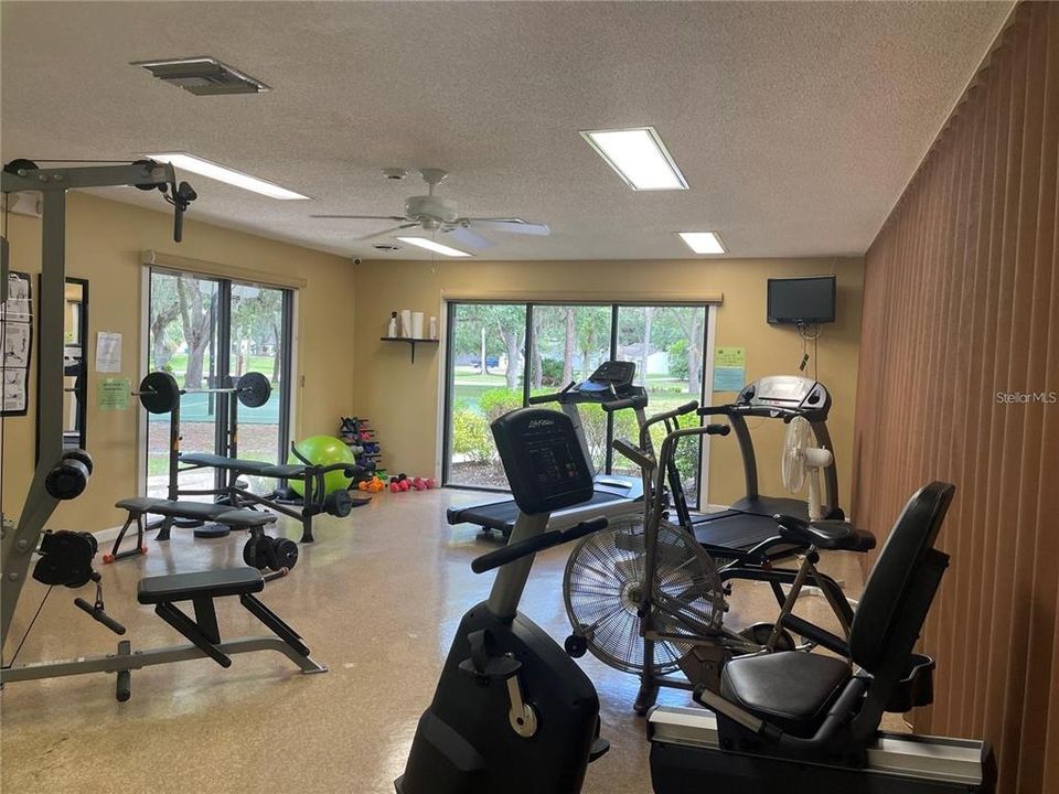 For Rent: $1,650 (3 beds, 2 baths, 1038 Square Feet)