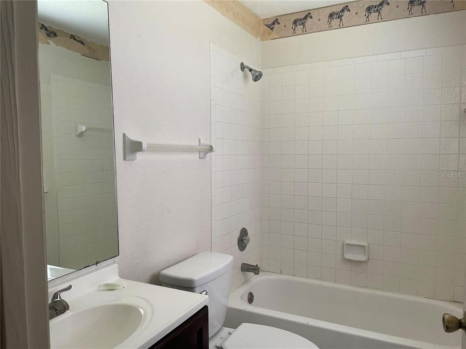 For Rent: $1,650 (3 beds, 2 baths, 1038 Square Feet)