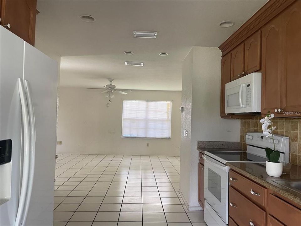 For Rent: $1,650 (3 beds, 2 baths, 1038 Square Feet)