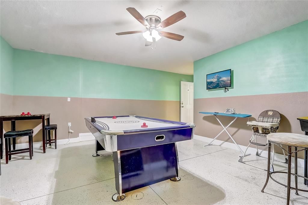 For Rent: $2,850 (4 beds, 3 baths, 2180 Square Feet)