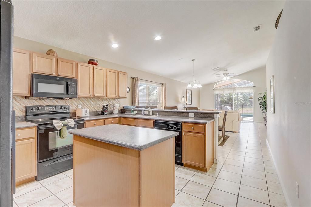 For Rent: $2,850 (4 beds, 3 baths, 2180 Square Feet)