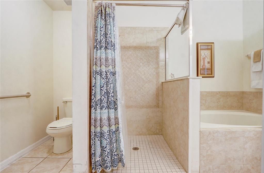 For Rent: $2,850 (4 beds, 3 baths, 2180 Square Feet)