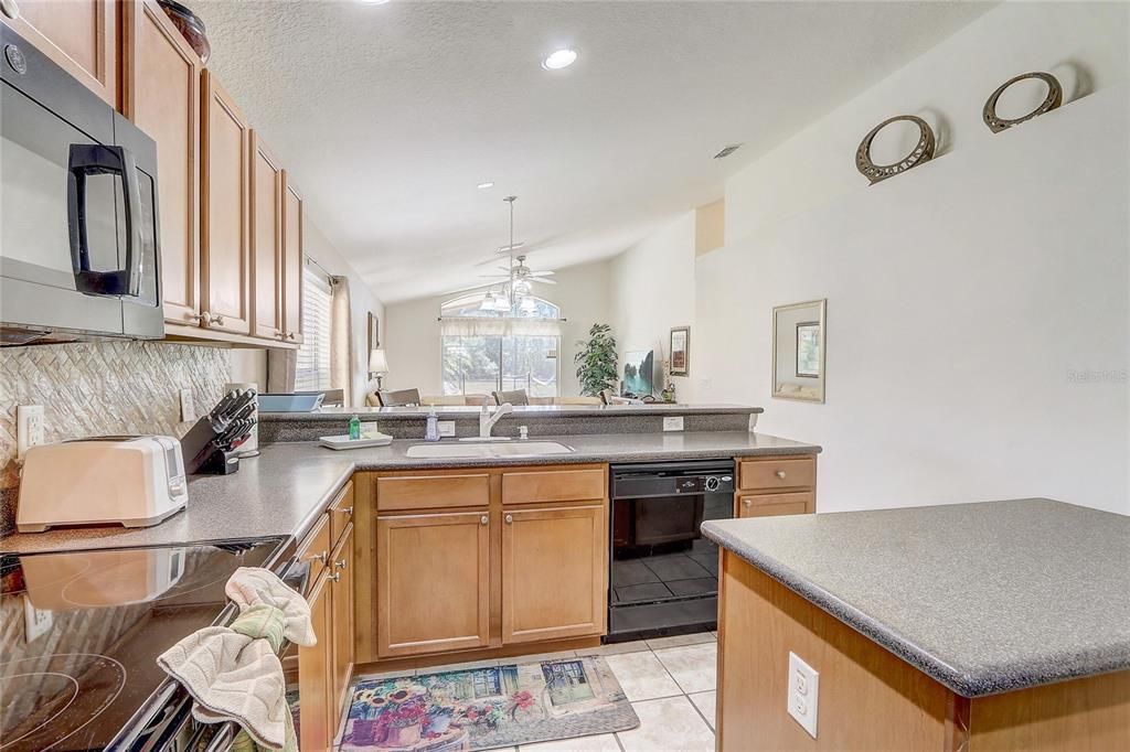 For Rent: $2,850 (4 beds, 3 baths, 2180 Square Feet)