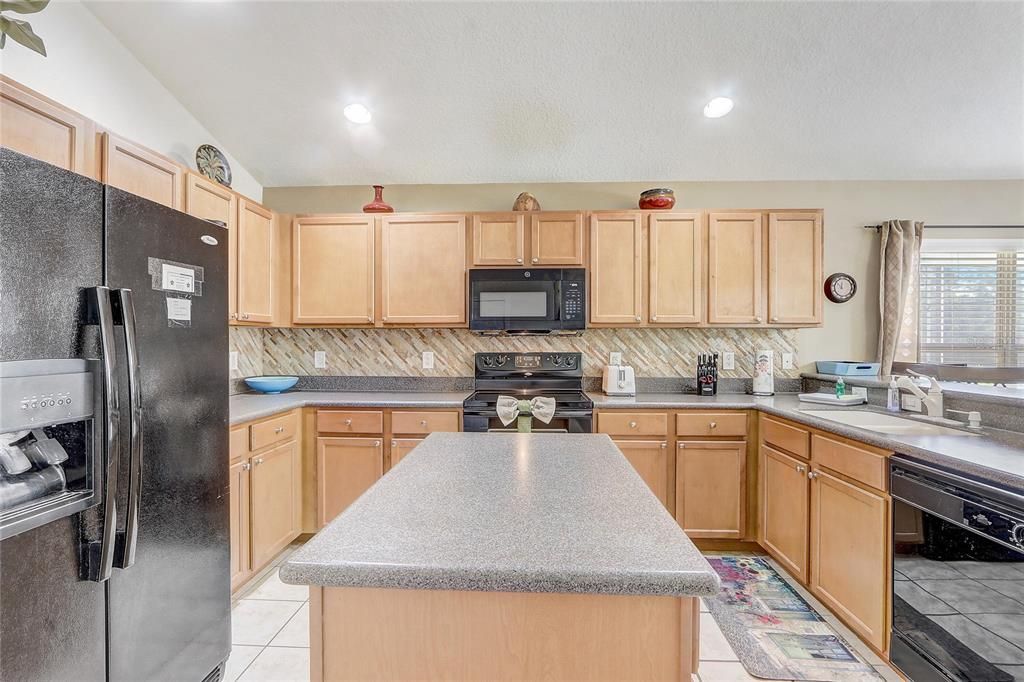 For Rent: $2,850 (4 beds, 3 baths, 2180 Square Feet)