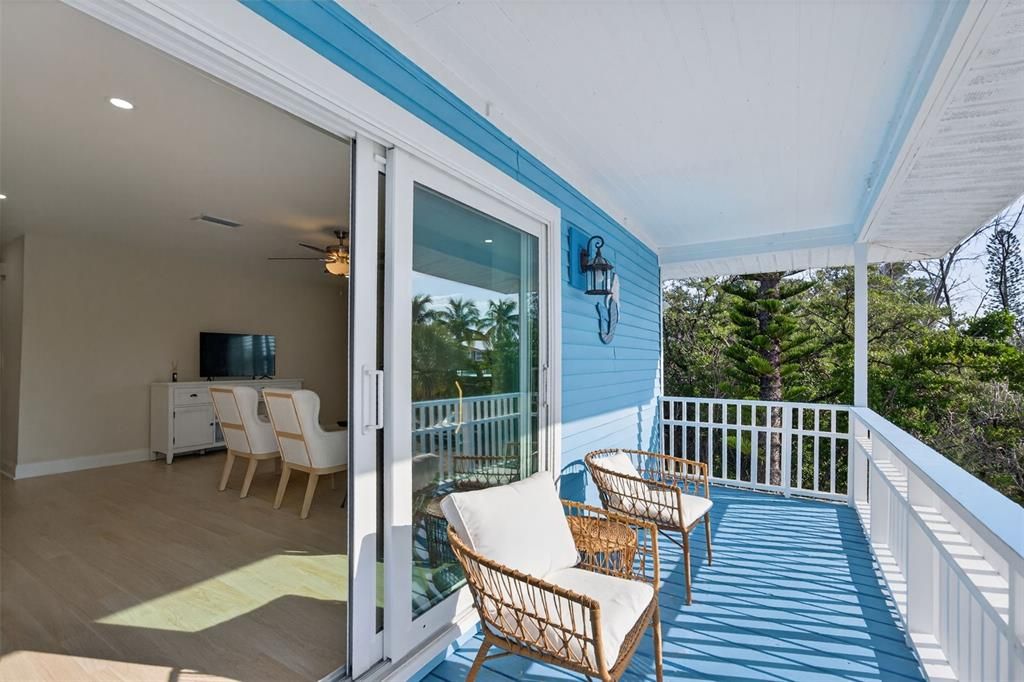 For Sale: $1,189,000 (2 beds, 2 baths, 1040 Square Feet)