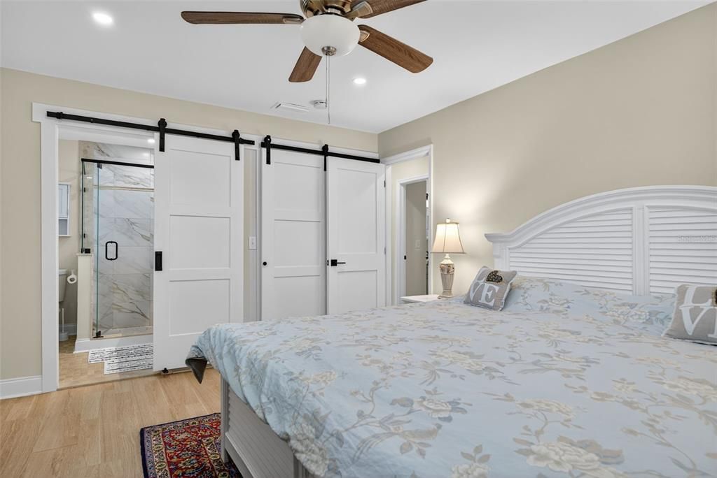 For Sale: $1,189,000 (2 beds, 2 baths, 1040 Square Feet)