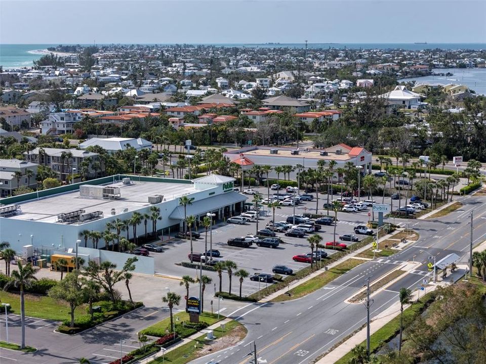 For Sale: $1,189,000 (2 beds, 2 baths, 1040 Square Feet)