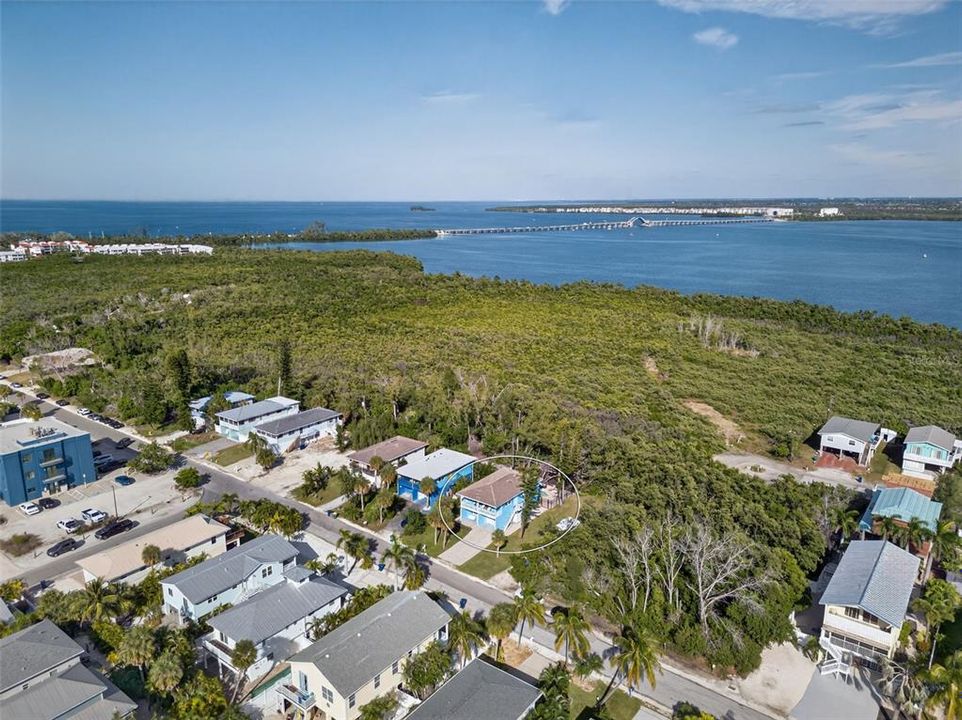 For Sale: $1,189,000 (2 beds, 2 baths, 1040 Square Feet)