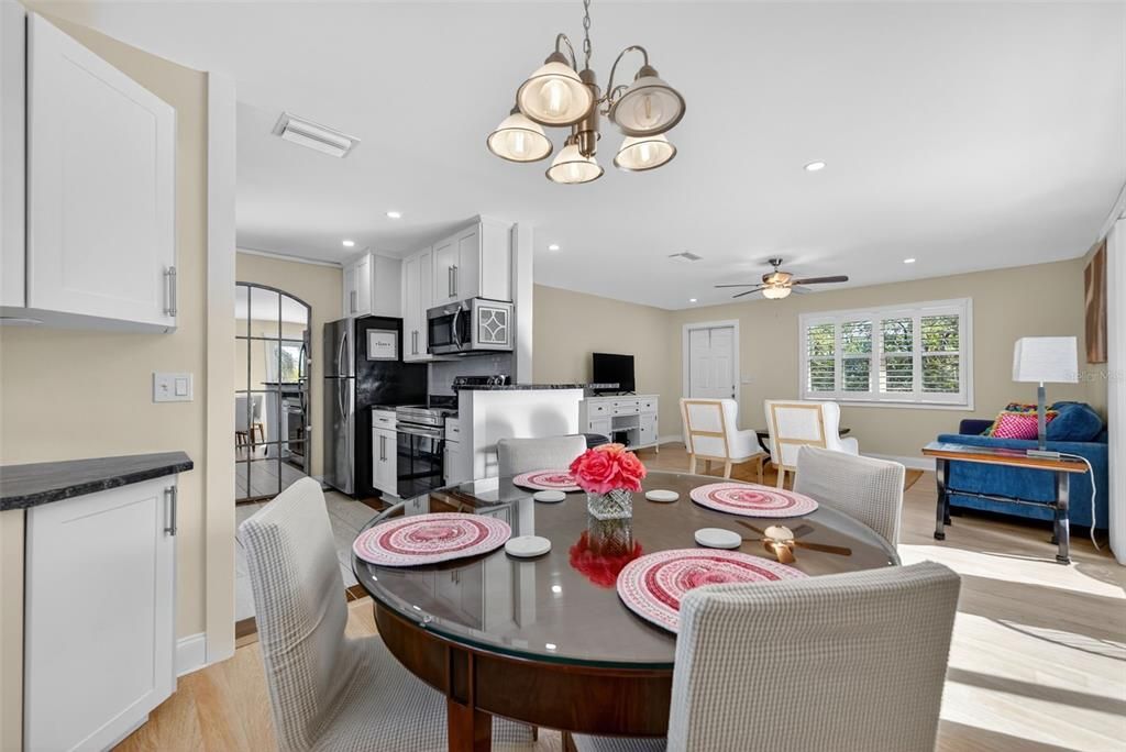 For Sale: $1,189,000 (2 beds, 2 baths, 1040 Square Feet)