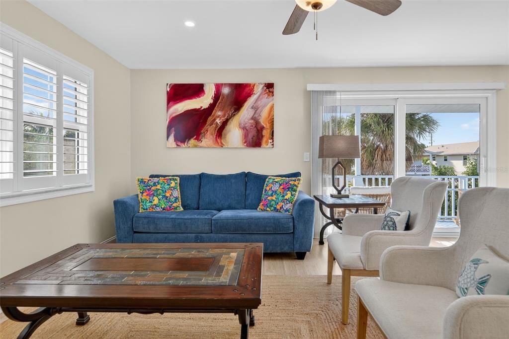 For Sale: $1,189,000 (2 beds, 2 baths, 1040 Square Feet)