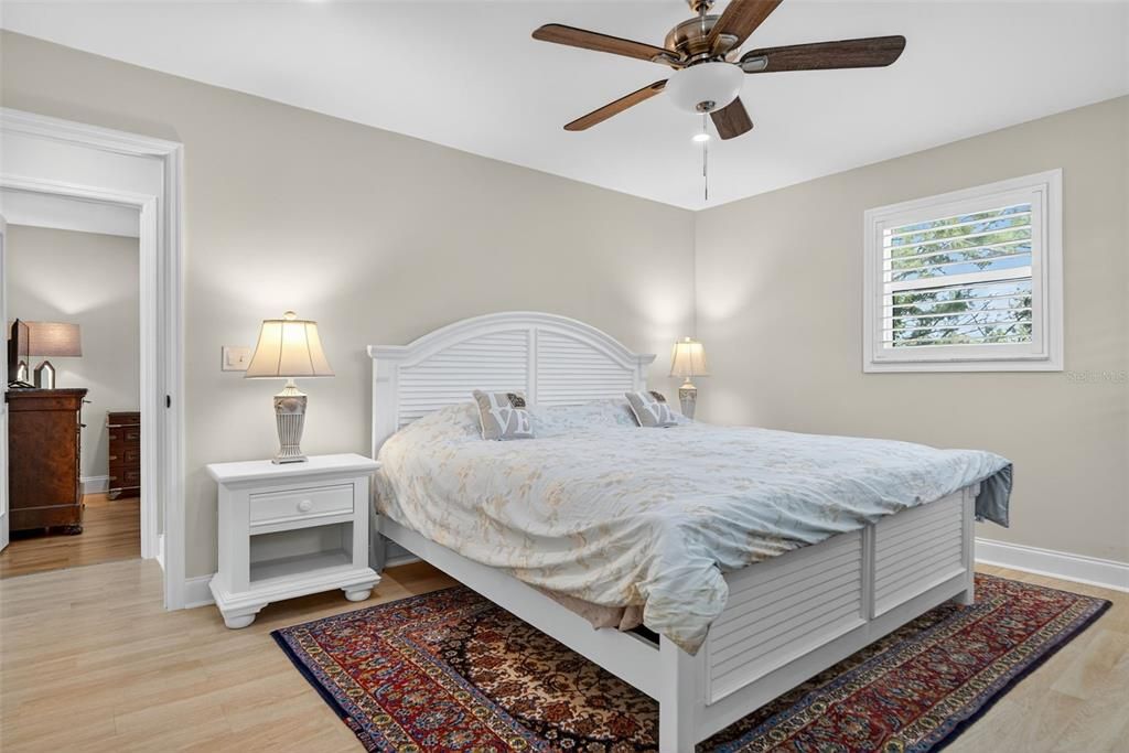 For Sale: $1,189,000 (2 beds, 2 baths, 1040 Square Feet)