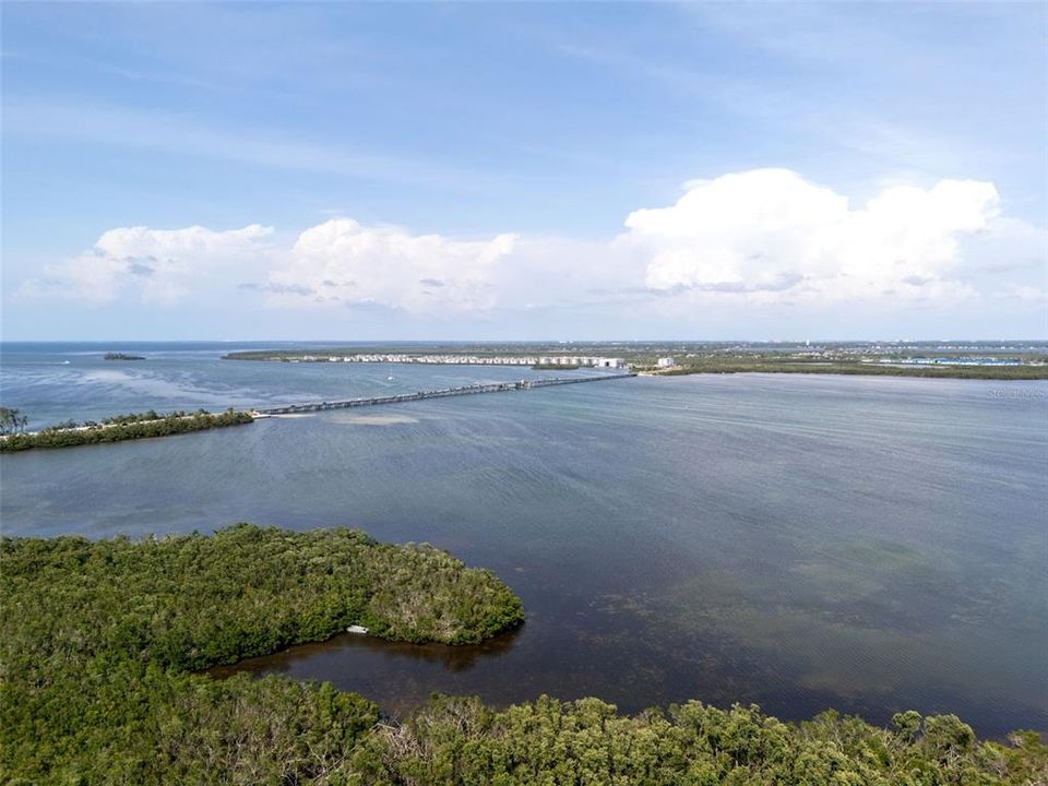 For Sale: $1,189,000 (2 beds, 2 baths, 1040 Square Feet)